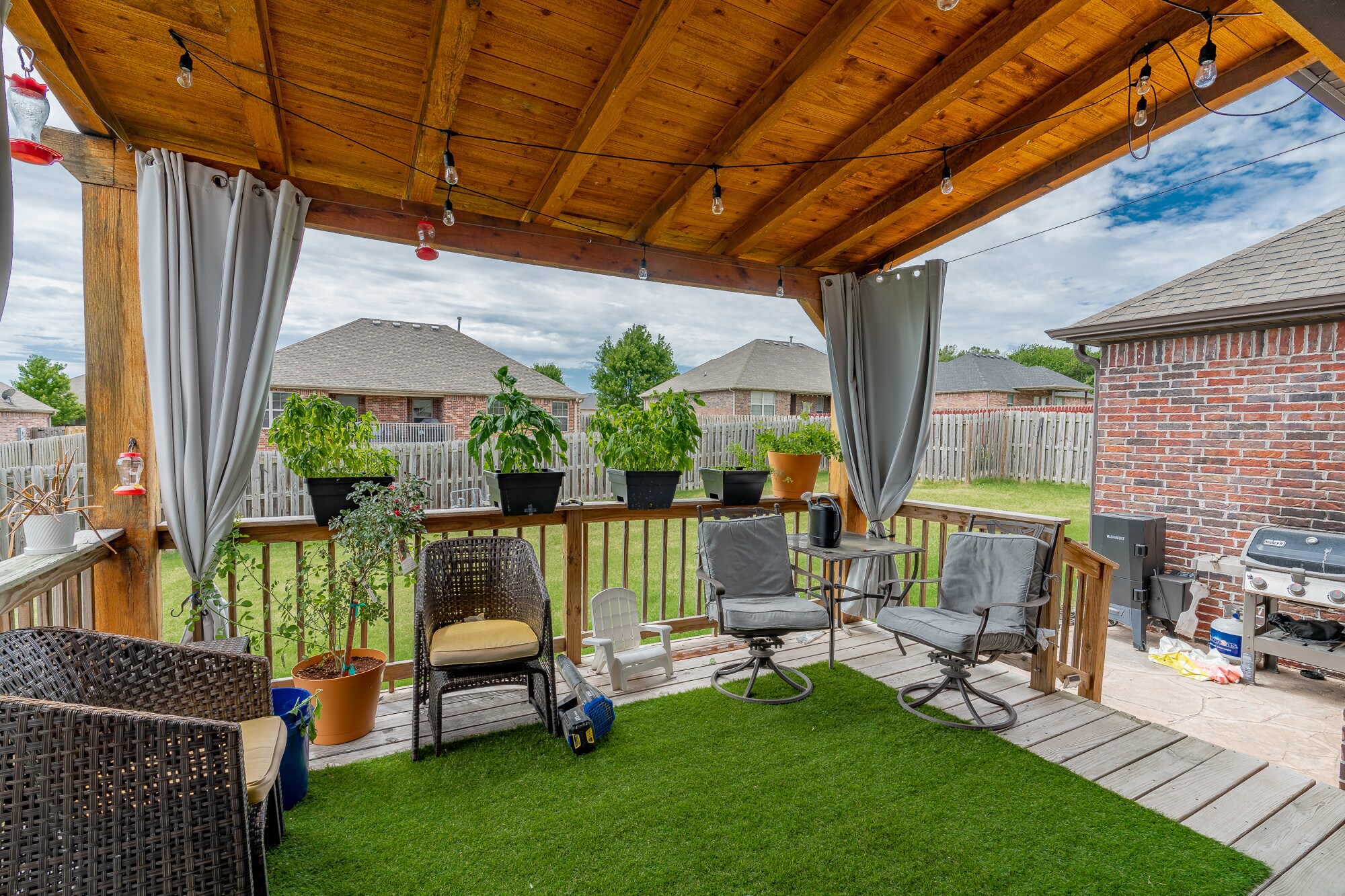 Building Photo - 212 Cowans St