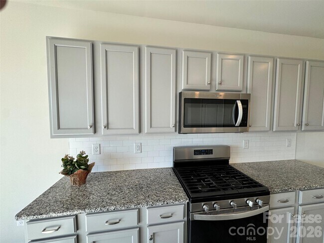 Building Photo - 1011 Maylen Trce