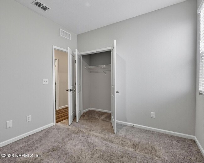 Building Photo - 14757 Cashew Ave