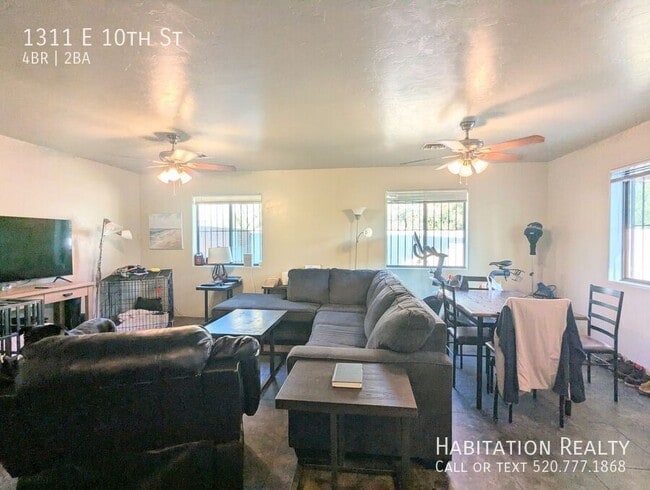 Building Photo - 1311 E 10th St