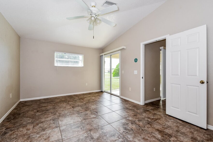 Building Photo - 187 Cougar Way