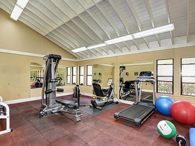 Building Photo - 200 P St