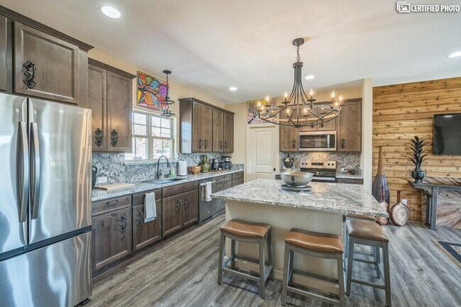 Building Photo - 505 Heron Dr