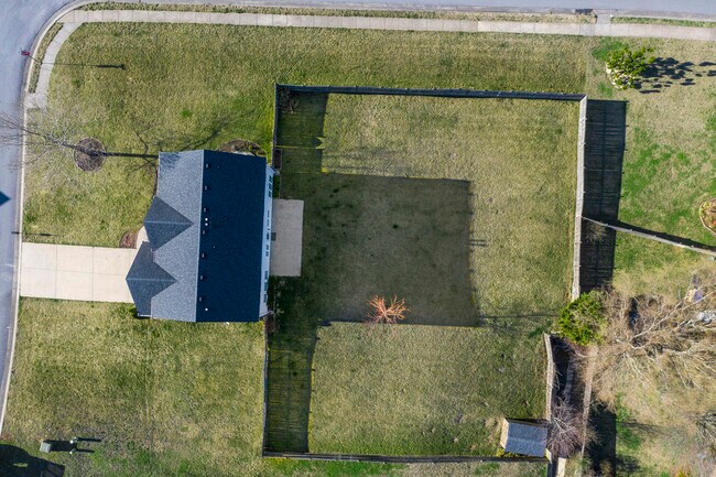 Building Photo - 2601 Potomac Ct