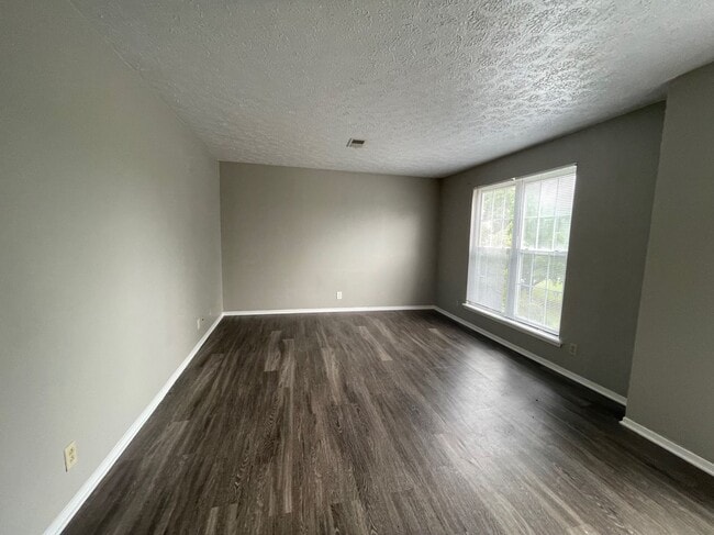 Building Photo - Cute 3 bed duplex in great Hermitage locat...