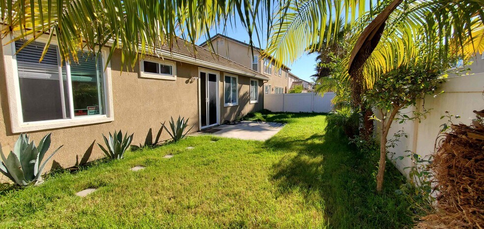 Building Photo - 1325 Juanita Ave