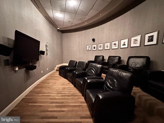 Building Photo - 1881 N Nash St