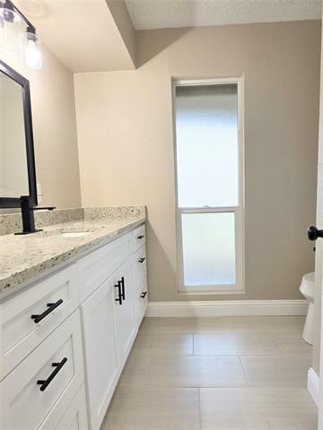 Building Photo - 1302 La Salle Dr