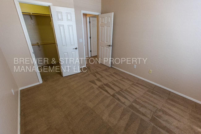 Building Photo - 6710 E University Dr