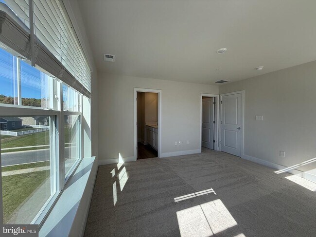 Building Photo - 1670 Lake Placid Dr