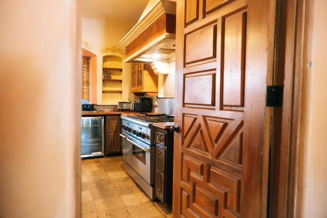 Building Photo - 415 Merlin Rd