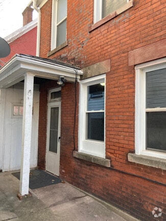 Building Photo - 406 Wabana St