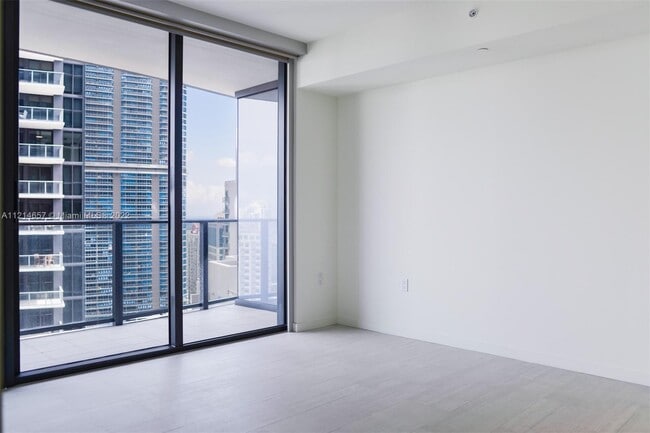 Building Photo - 1000 Brickell Plaza