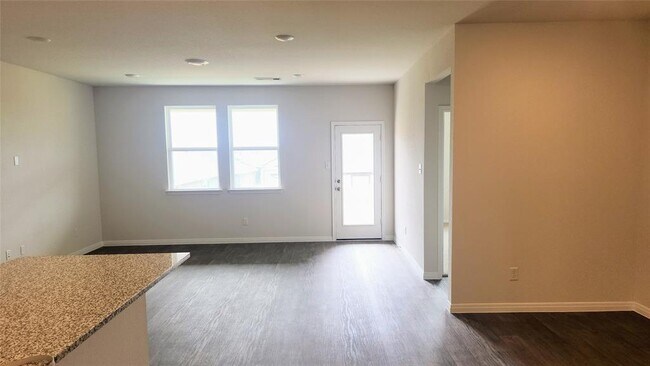 Building Photo - 195 Greenbelt Reservoir Pass