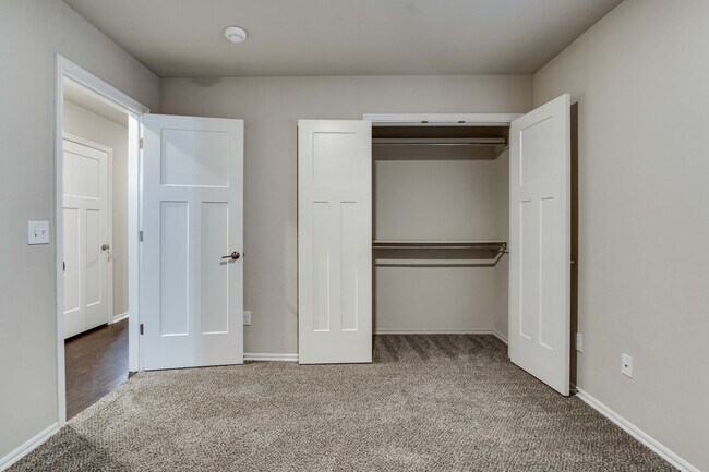 Building Photo - 8815 SW 45th St