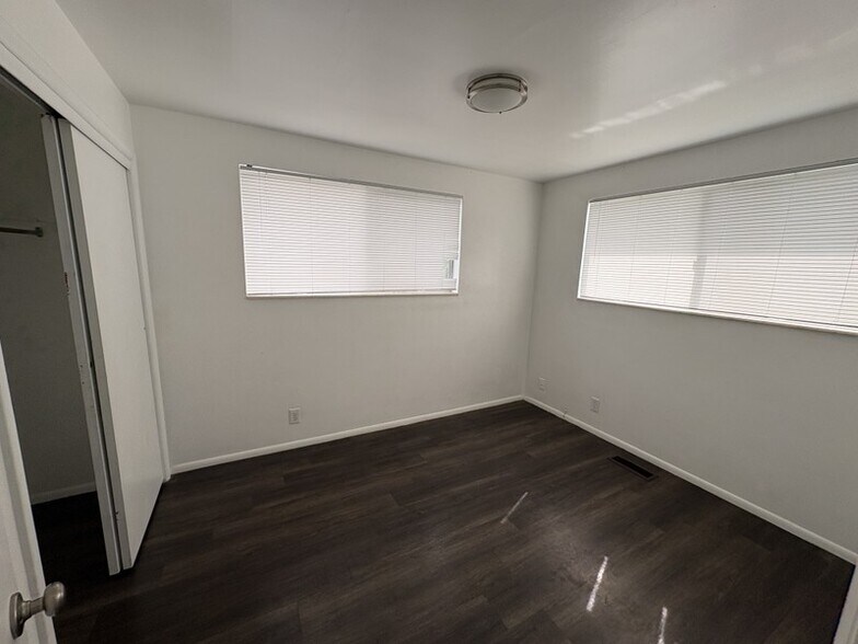 Building Photo - 2630 S Windsor Cir