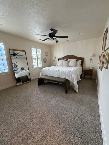 Building Photo - 4269 W Clarks Hill Dr