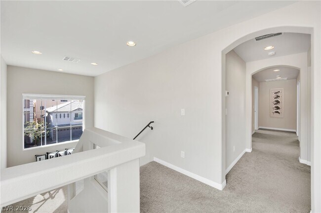 Building Photo - 9770 Hawk Crest St