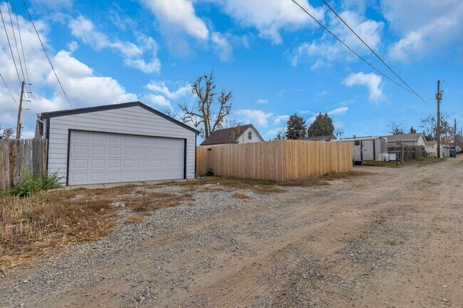 Building Photo - 3101 S Clarkson St