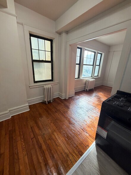 Building Photo - 25 N Harrison St