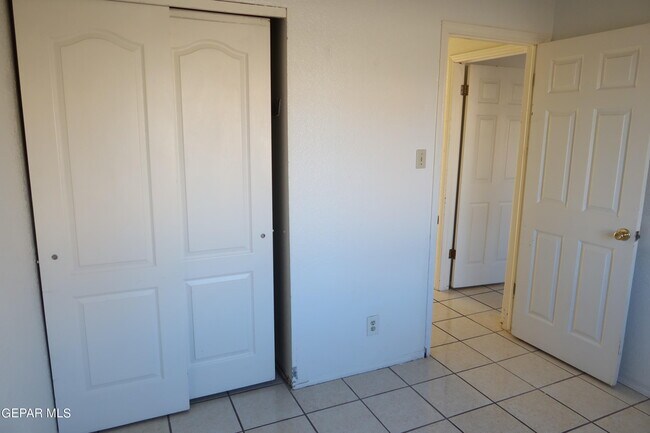 Building Photo - 10736 Obsidian St