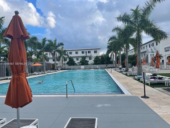 Building Photo - 6420 NW 102nd Path