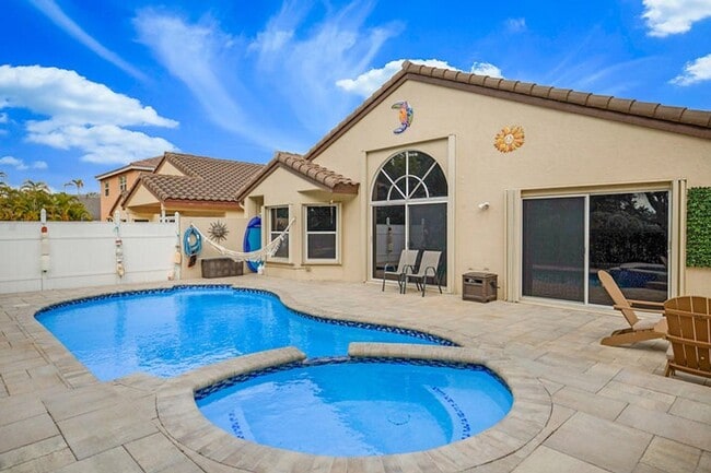 Building Photo - 18965 Adagio Dr