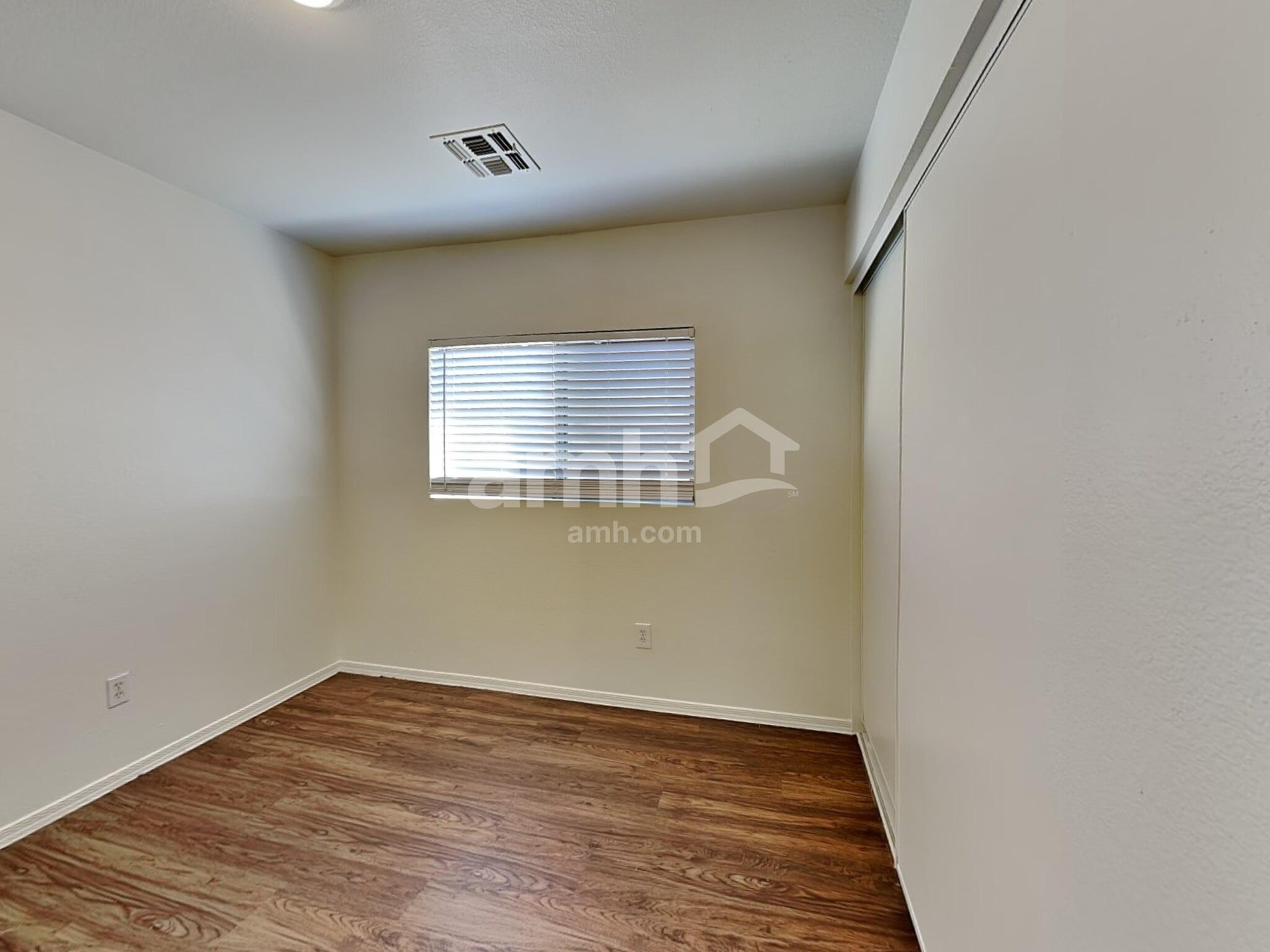 Building Photo - 11514 W Bloomfield Rd