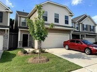 Building Photo - 204 Princess Pl