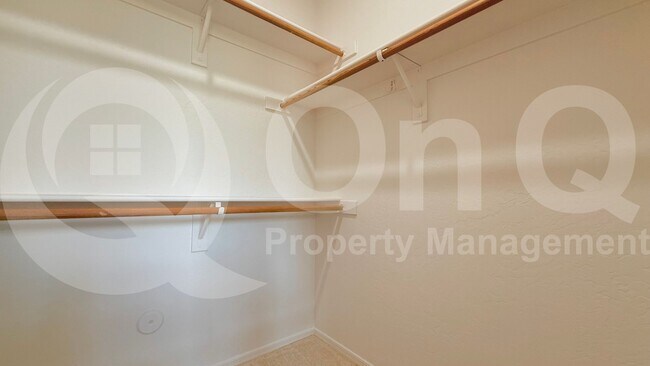 Building Photo - 3316 E Kingbird Pl
