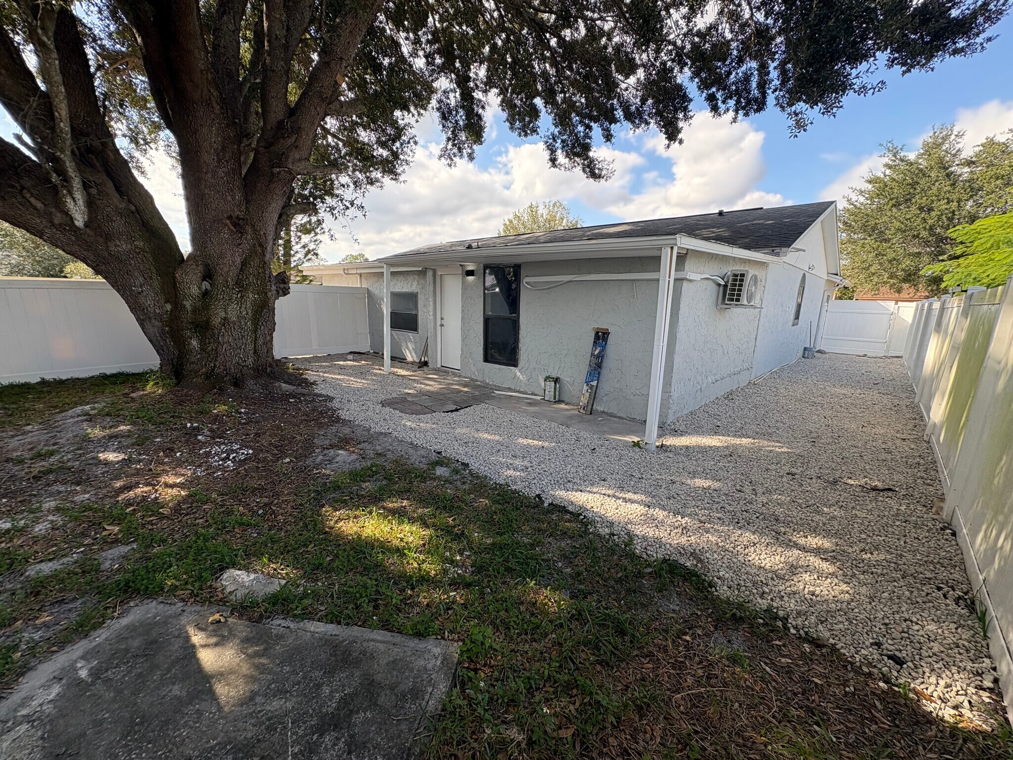 Building Photo - 135 Jalapa Dr