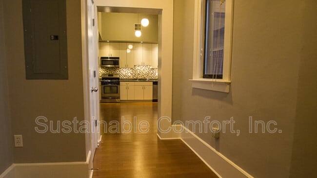 Building Photo - 28 Adams St