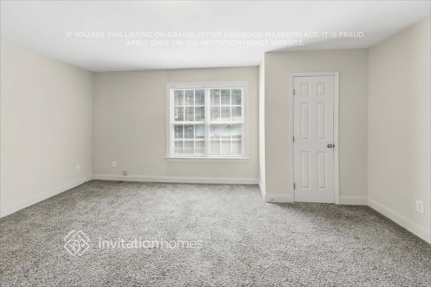 Building Photo - 2420 Laura Dr