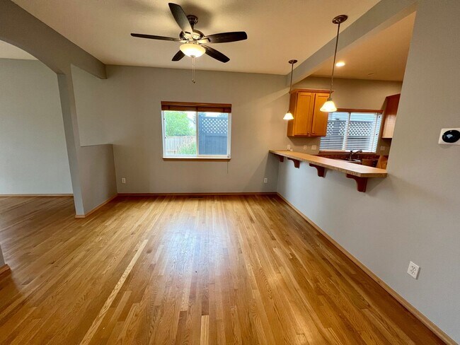 Building Photo - Greenwood Home
