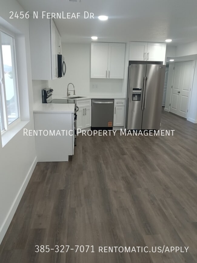 Building Photo - 2456 N Fernleaf Dr