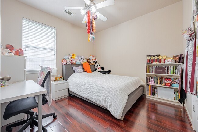 Building Photo - 13815 Normandy Ct