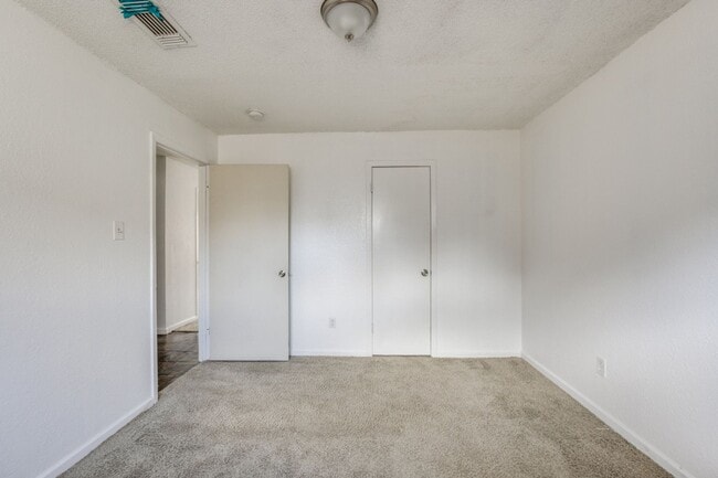 Building Photo - Museum District Gem: Cozy Retreat in a Vibrant Urban Oasis!