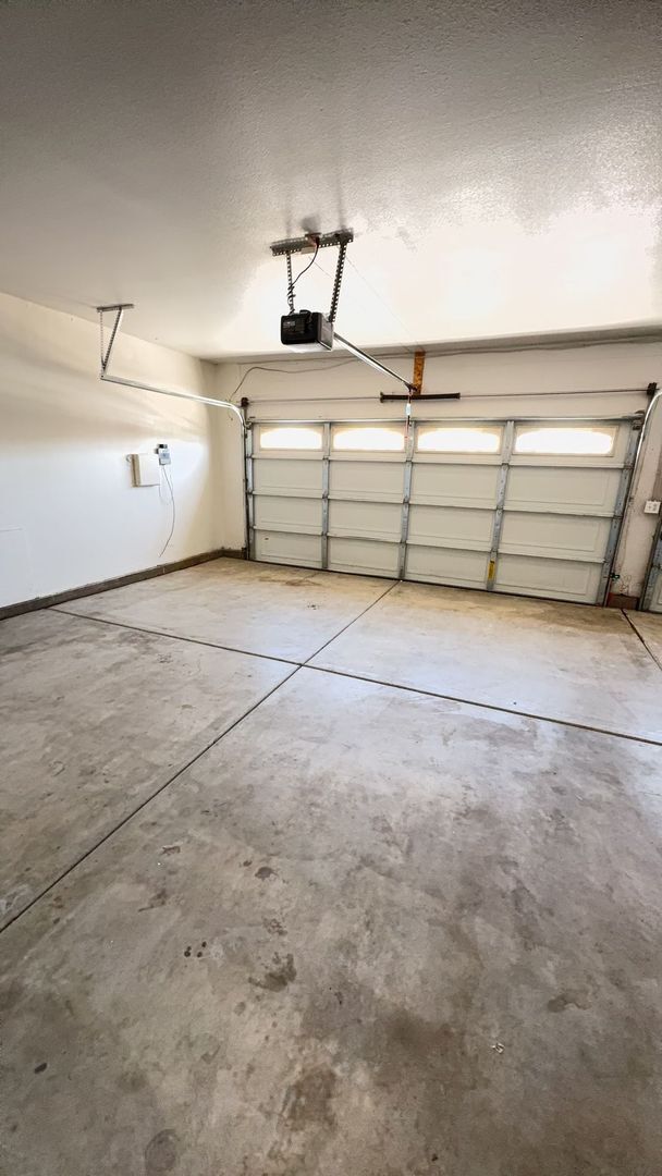Building Photo - 11584 Fern Pine St