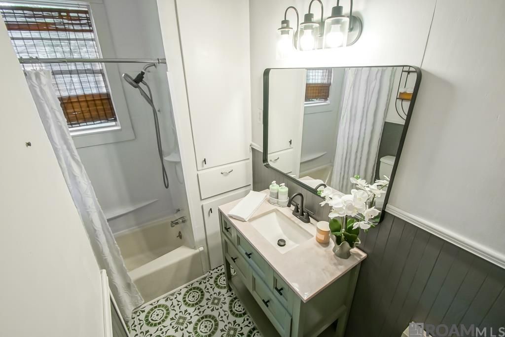 Building Photo - 110 St Jude St