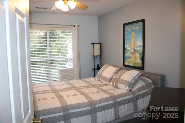 Building Photo - 763 Southwest Dr