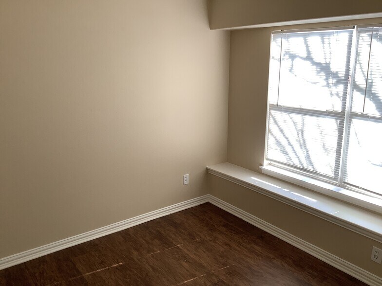 Building Photo - 515 Cool Meadow Ct