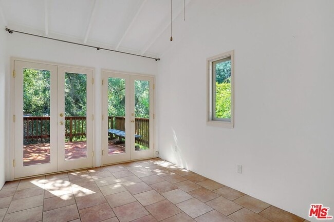 Building Photo - 21652 Encina Rd