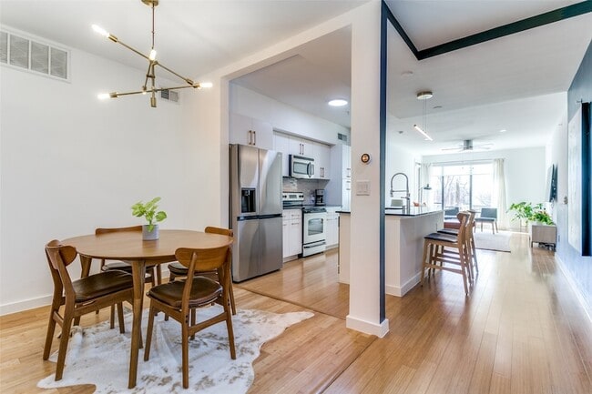 Building Photo - 4040 N Hall St