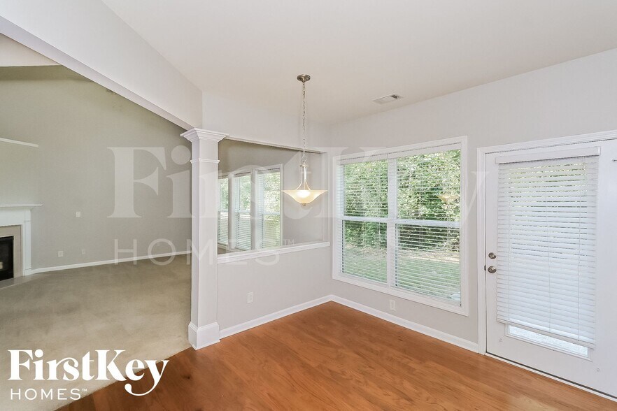 Building Photo - 1055 Westmoreland Ln NE