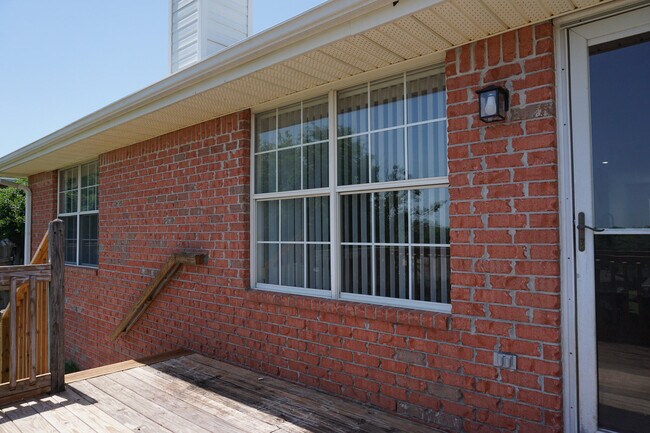 Building Photo - 5128 Whitehurst Ln