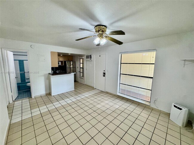 Building Photo - 1600 S Le Jeune Rd