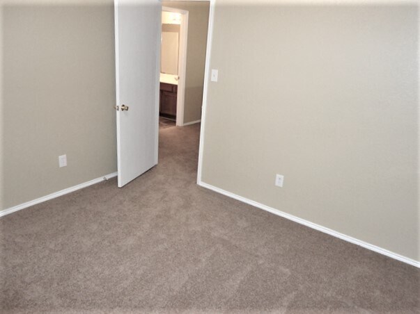Building Photo - 7017 Stetter Dr