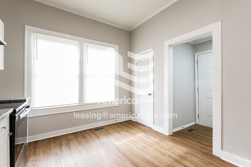 Building Photo - 319 H St