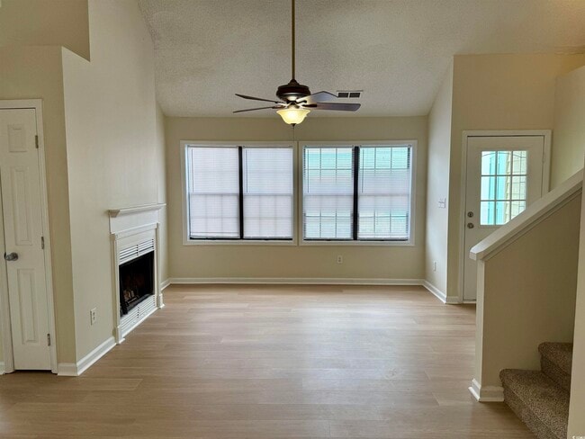 Building Photo - 911 Charles St