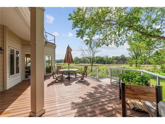 Building Photo - 6210 Deerwood Cir N